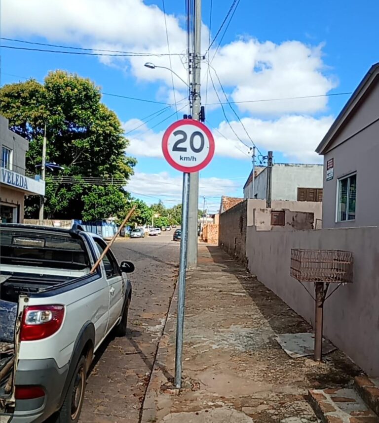 Sinalização reforça segurança nas escolas