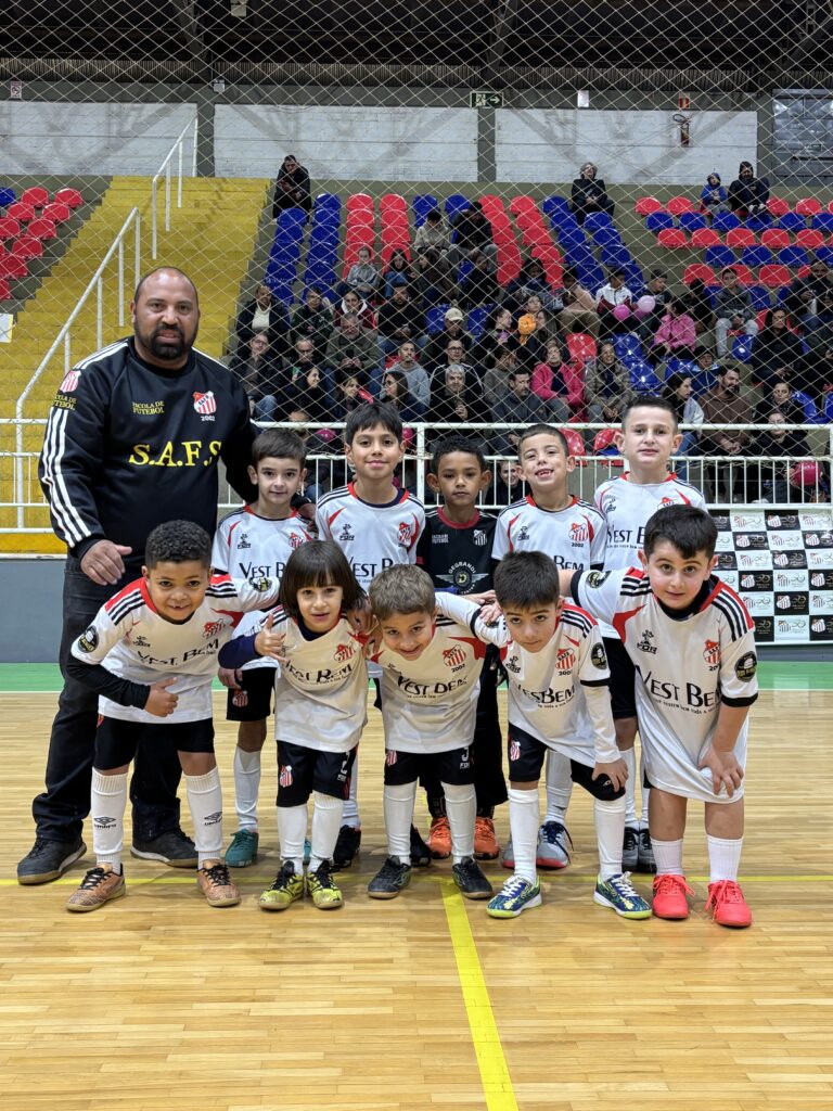 Finais do Sub-7 e Sub-9 movimentam o esporte de base no Ginásio Municipal