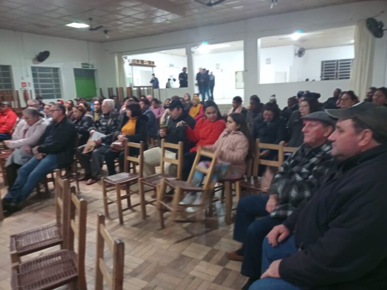 Comunidade da Vila Block participa de reunião sobre regularização fundiária