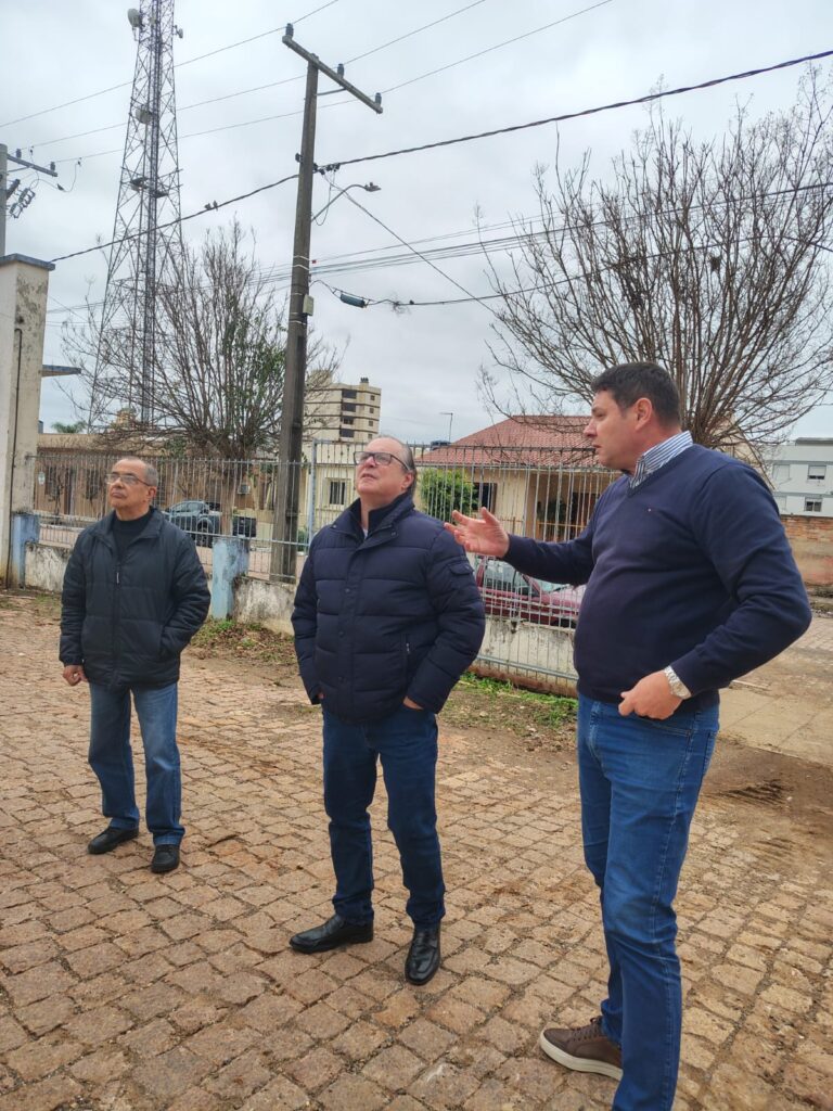 Prefeito Marcelo Ellwanger conhece investimentos da Corsan em visita institucional à unidade de São Sepé