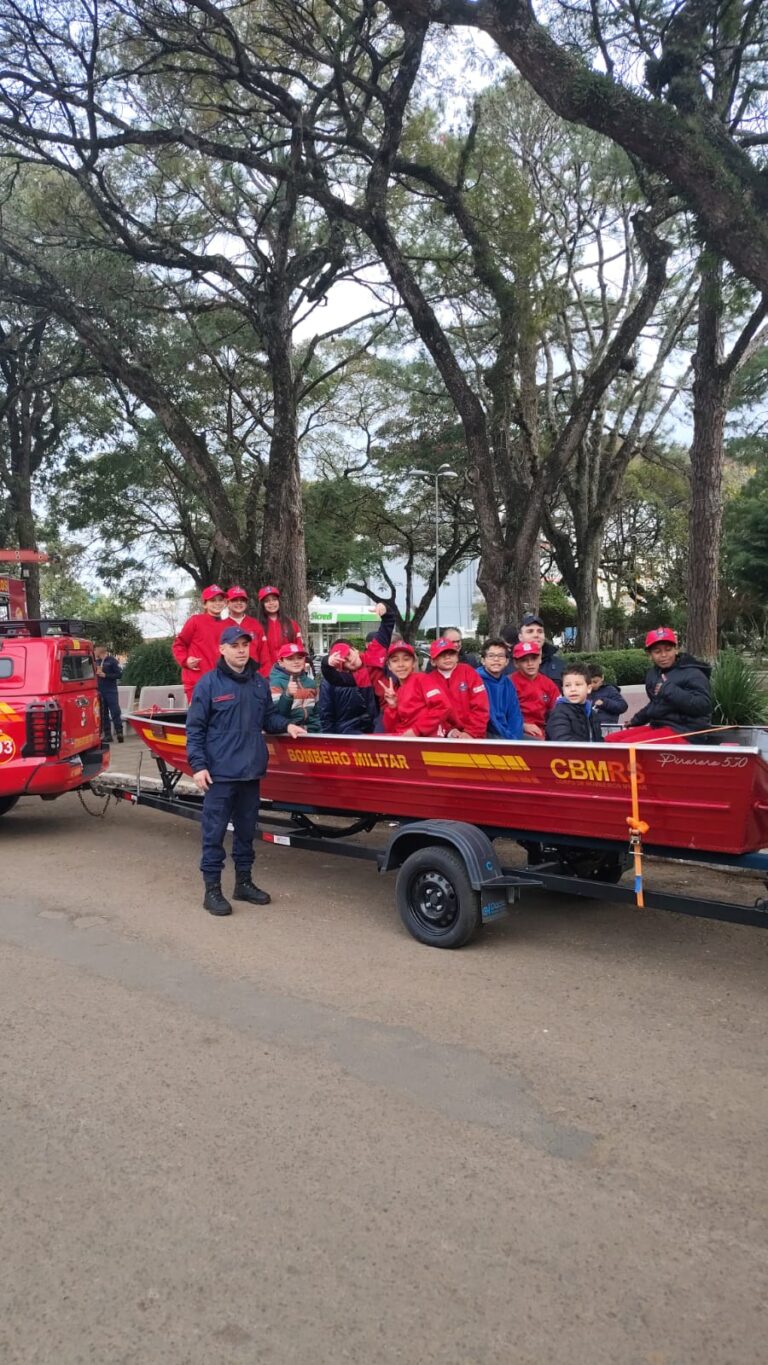 Corpo de Bombeiros realizou exposição especial em comemoração ao Dia do Bombeiro