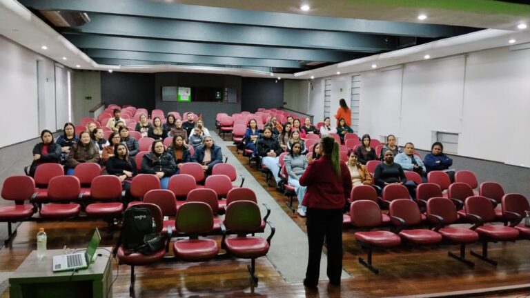 Monitores da Educação Especial participam de formação promovida pela Secretaria de Educação
