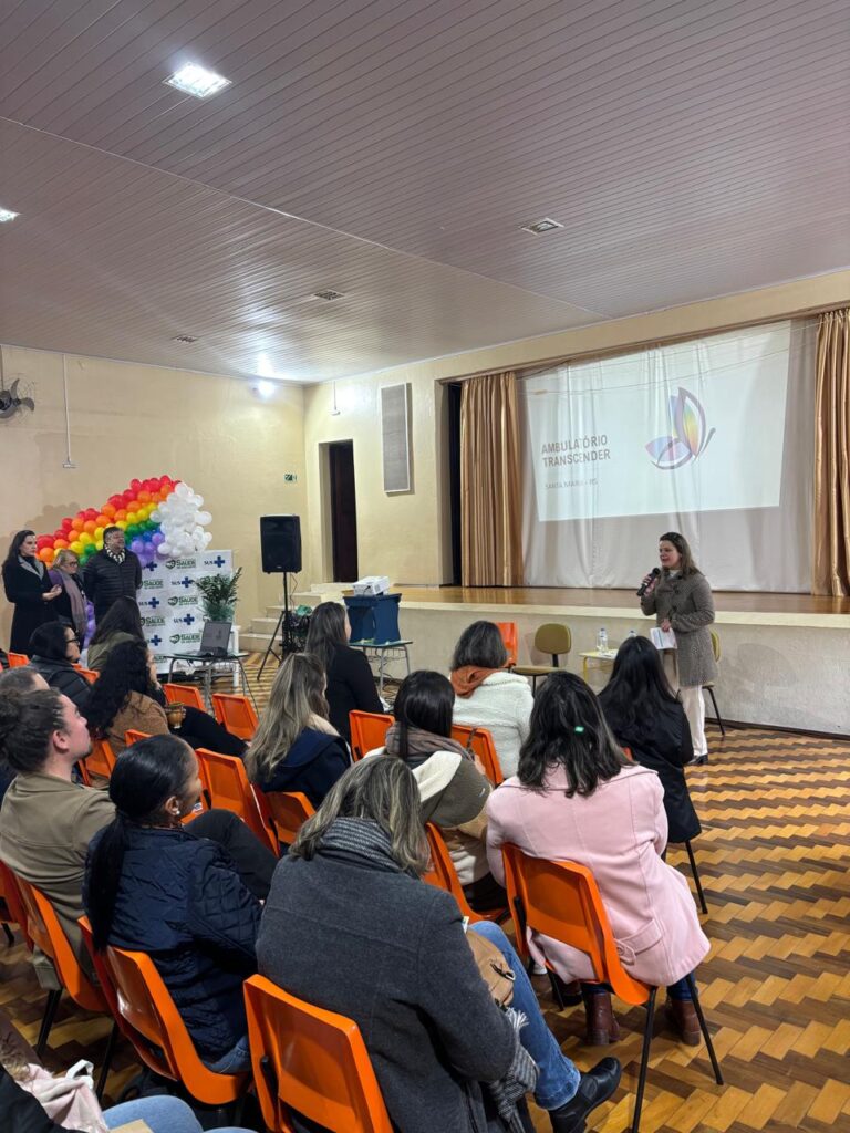 Secretaria de Saúde promove encontro sobre acolhimento e equidade no atendimento à população LGBTQIAPN+
