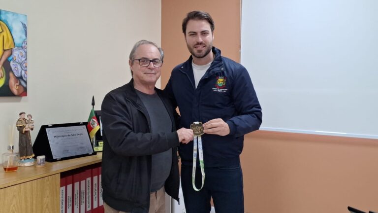 Ex-prefeito Paulo Joel Leão é homenageado com a Medalha dos 150 Anos de São Sepé