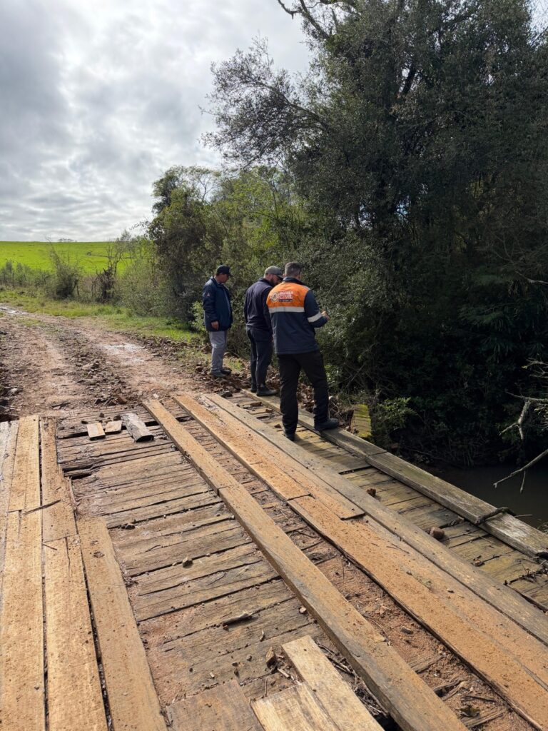 Defesa Civil e Secretaria de Obras visitam localidades do interior para levantamento de demandas