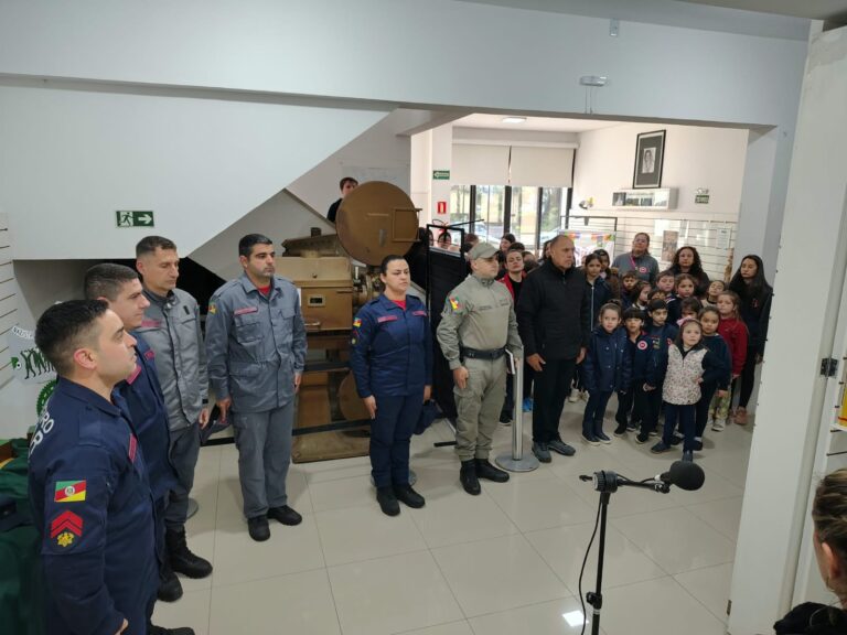 Centro Cultural Diolofau Brum recebe exposição de Carlos Manoel Rodrigues em homenagem ao Dia do Soldado