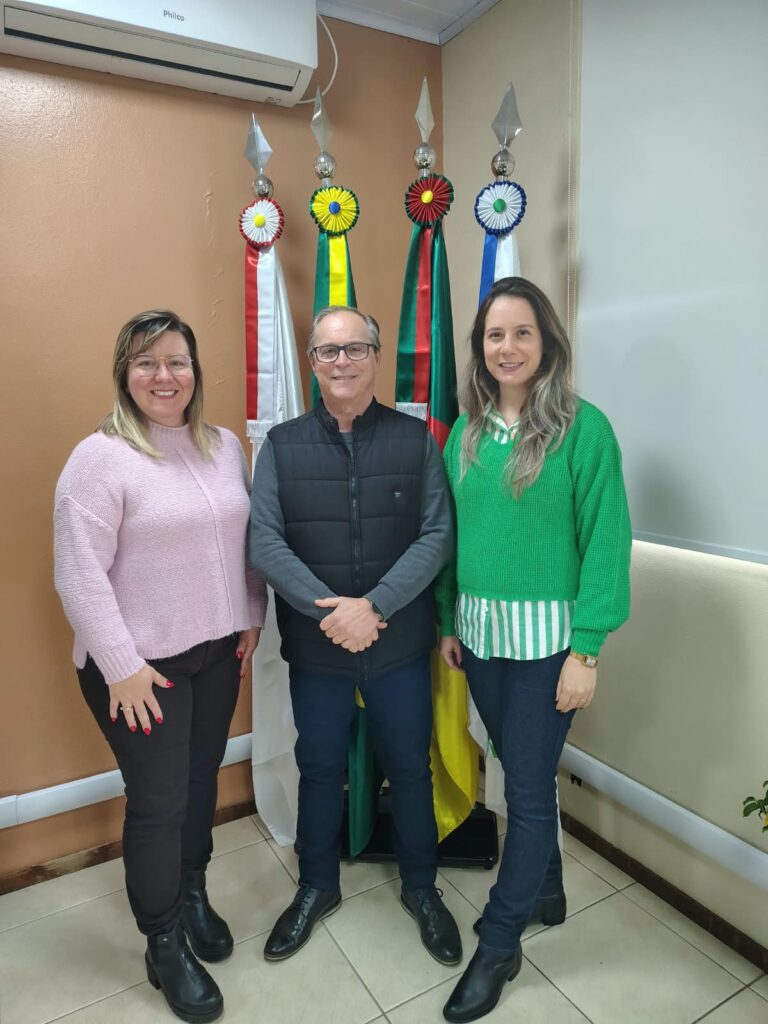 Prefeitura dá posse à nova secretária e secretária adjunta de Educação de São Sepé