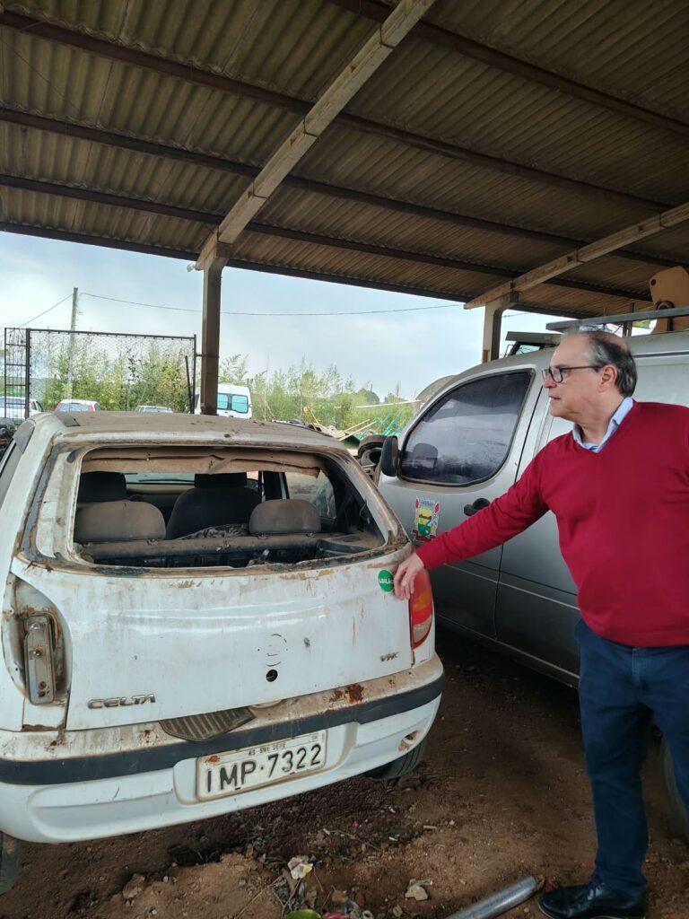 Prefeitura realiza levantamento de bens inservíveis que serão destinados a leilão