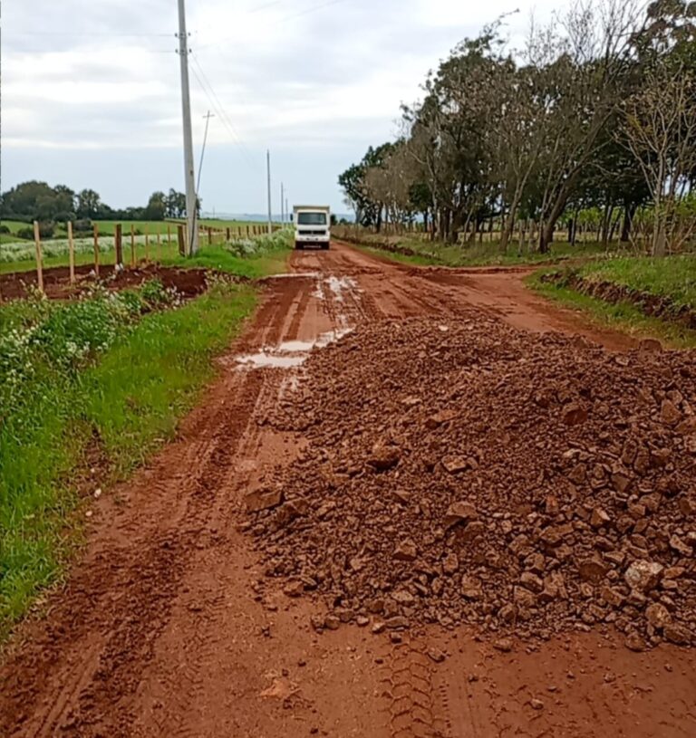 Secretaria de Obras mantém trabalhos de manutenção no interior