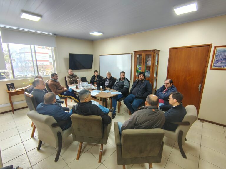 Reunião no gabinete debate andamento da reforma da Previdência