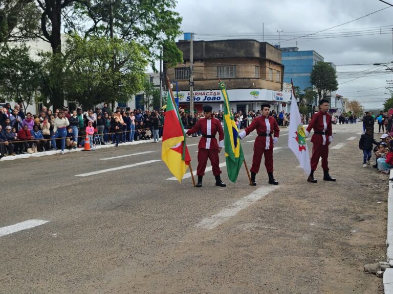 Desfile Cívico encerrou programação da Semana da Pátria em São Sepé