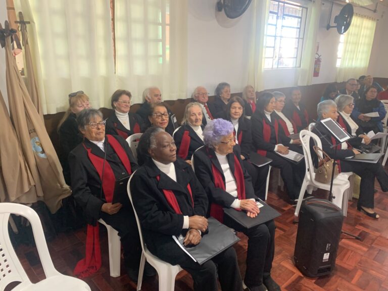 Coral Vertente de Prata participa de Missa Solene em homenagem a São Francisco
