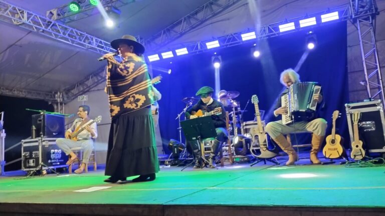 Zizi Machado encerrou agenda de shows da semana nos Festejos Farroupilhas