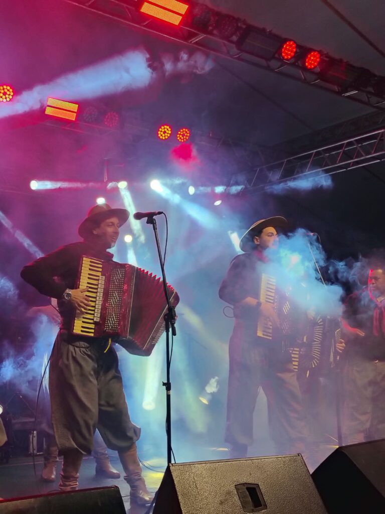 Festejos Farroupilhas reúnem público em noite de shows no feriado de 7 de Setembro